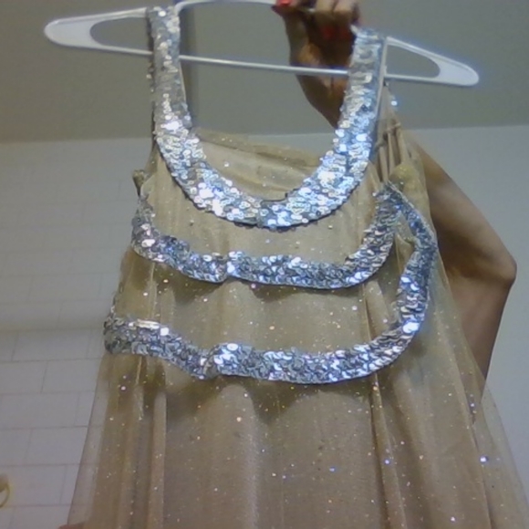 Beutiful Full Lenghth Gown - Picture 4 of 8